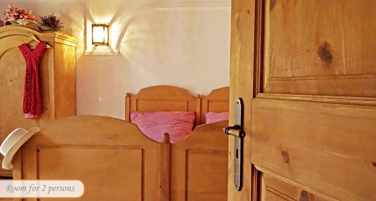 B B Guesthouse Тихани Екстериор снимка