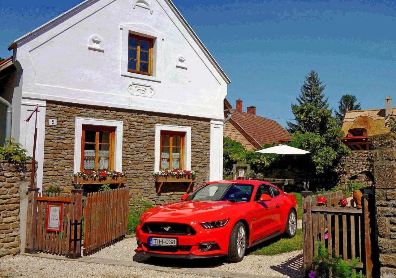 B B Guesthouse Тихани Екстериор снимка