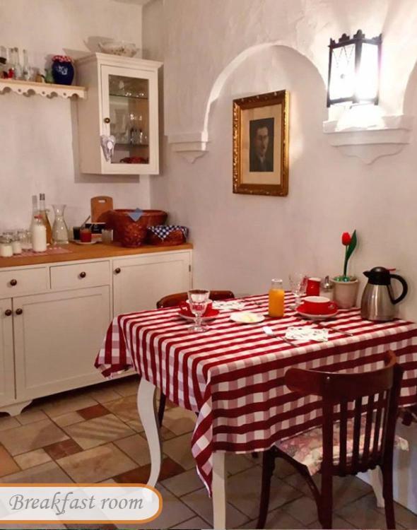 B B Guesthouse Тихани Екстериор снимка